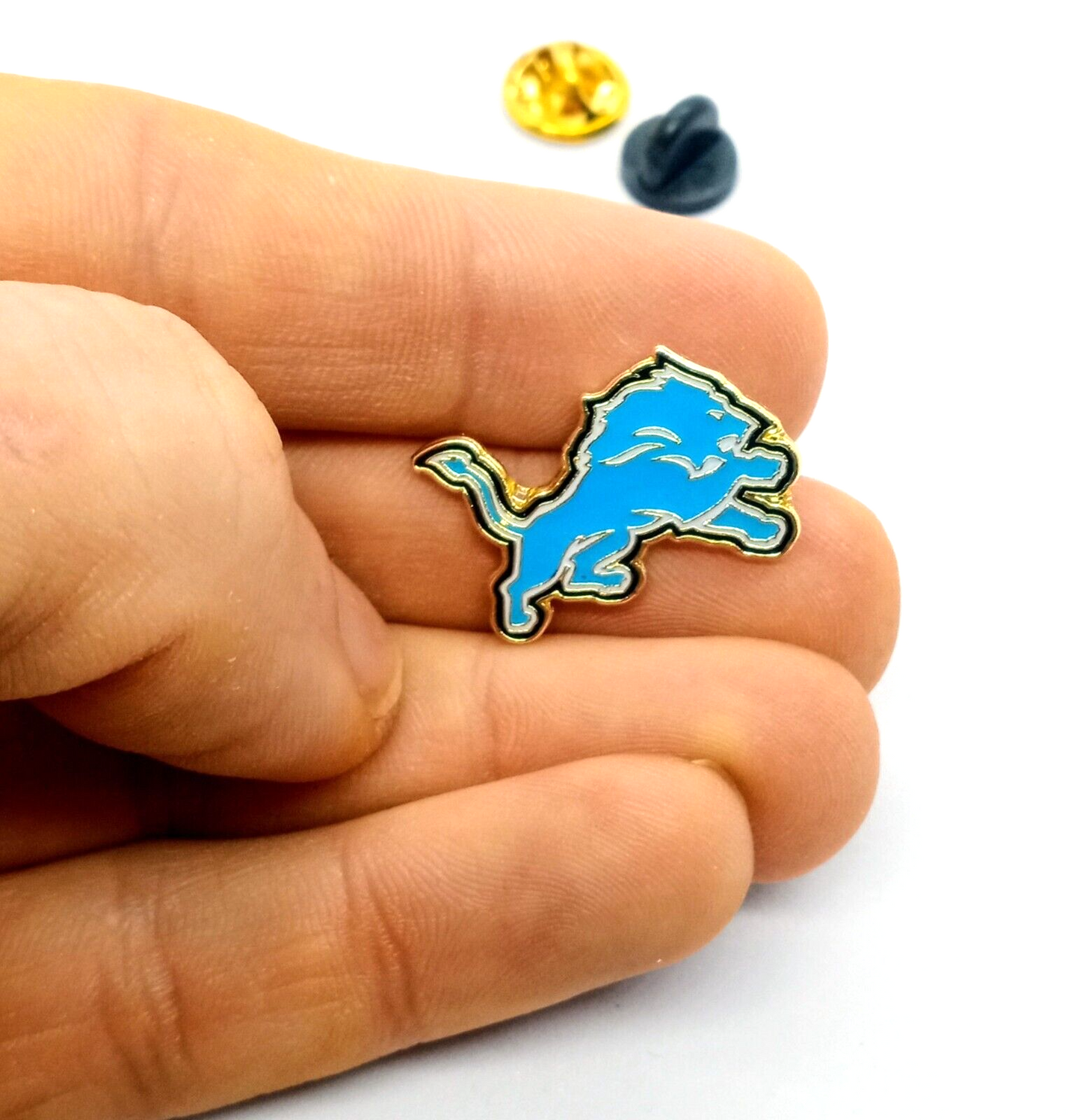 DETROIT LIONS PIN Football NFL Logo Gift Enamel Hat Backpack Lapel Brooch