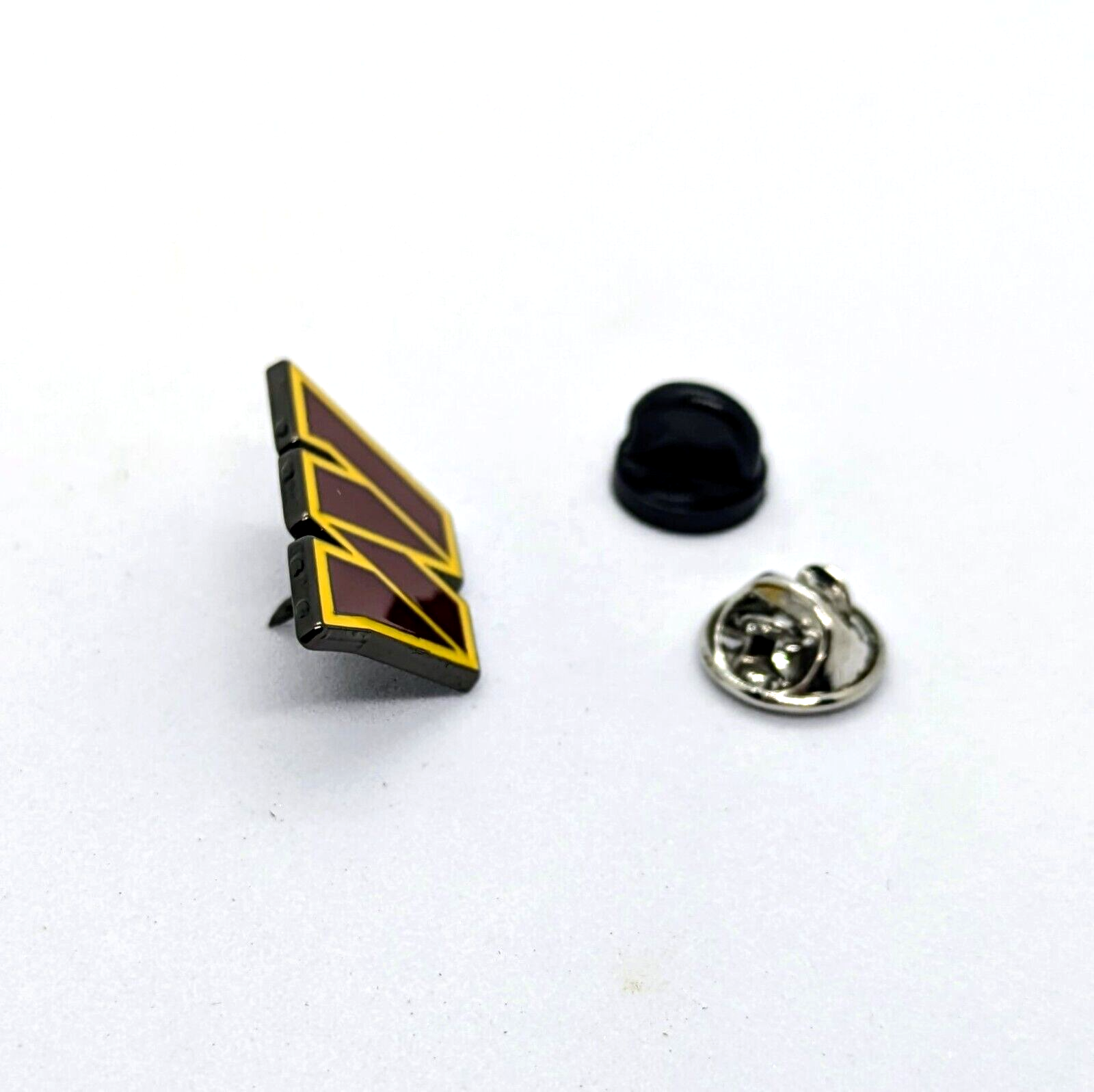 WASHINGTON COMMANDERS PIN Football NFL Team Black Back Gift Enamel Lapel Brooch