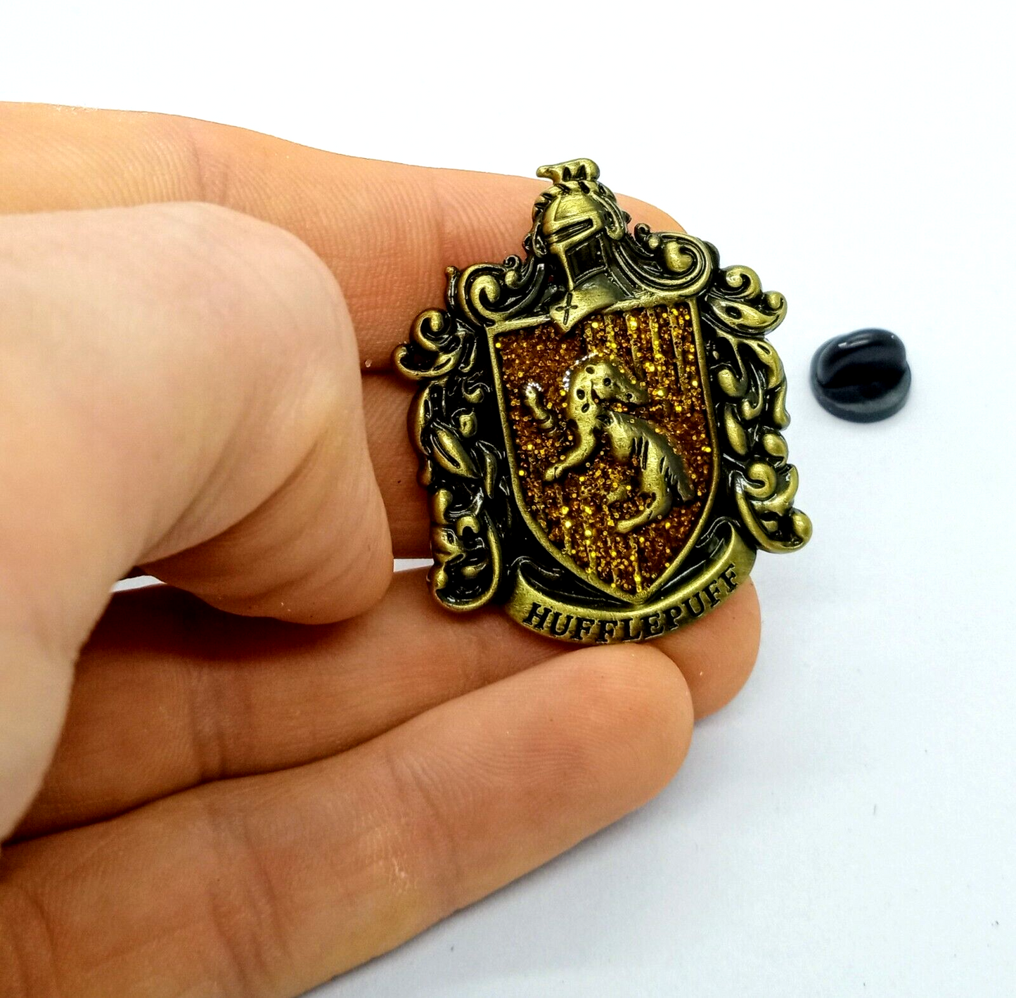 HARRY POTTER CREST PIN SET (5pcs) Hogwarts & House Emblems Enamel Brooch Lot