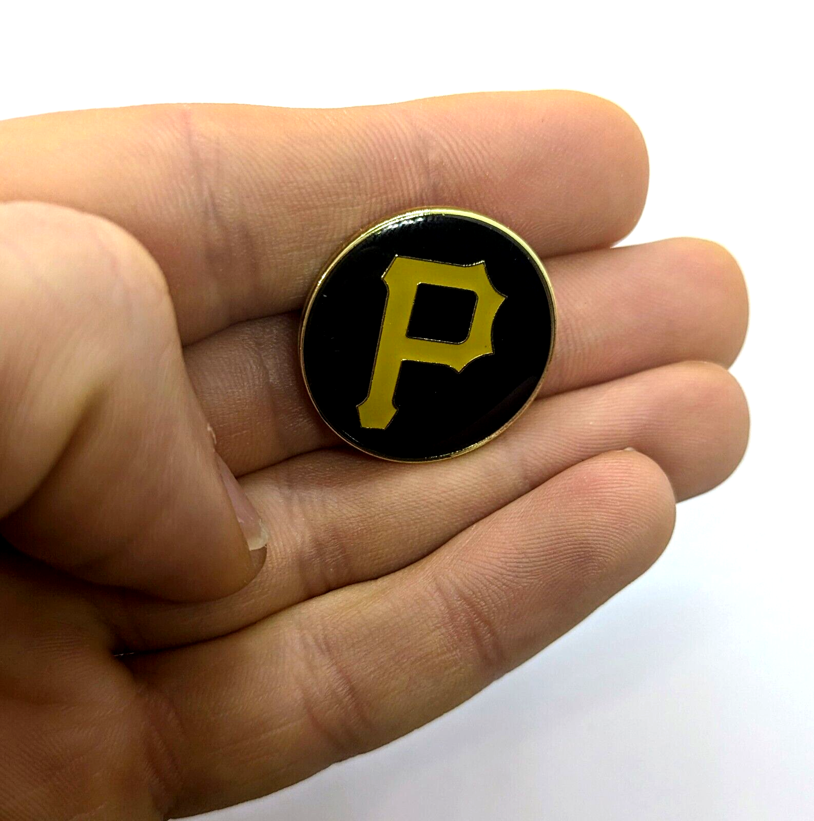 PITTSBURGH PIRATES PIN Baseball MLB Round Gift Enamel Hat Backpack Lapel Brooch