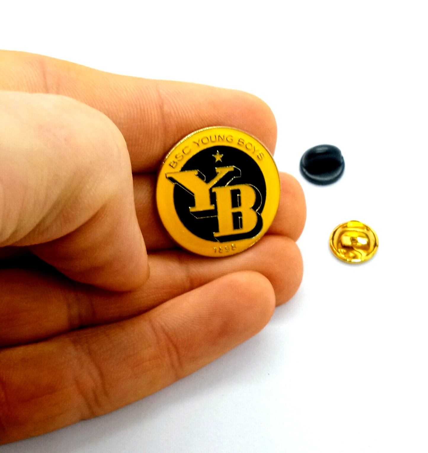 BSC Young Boys PIN Soccer UEFA/Swiss League Club Gift Enamel Hat Lapel Brooch