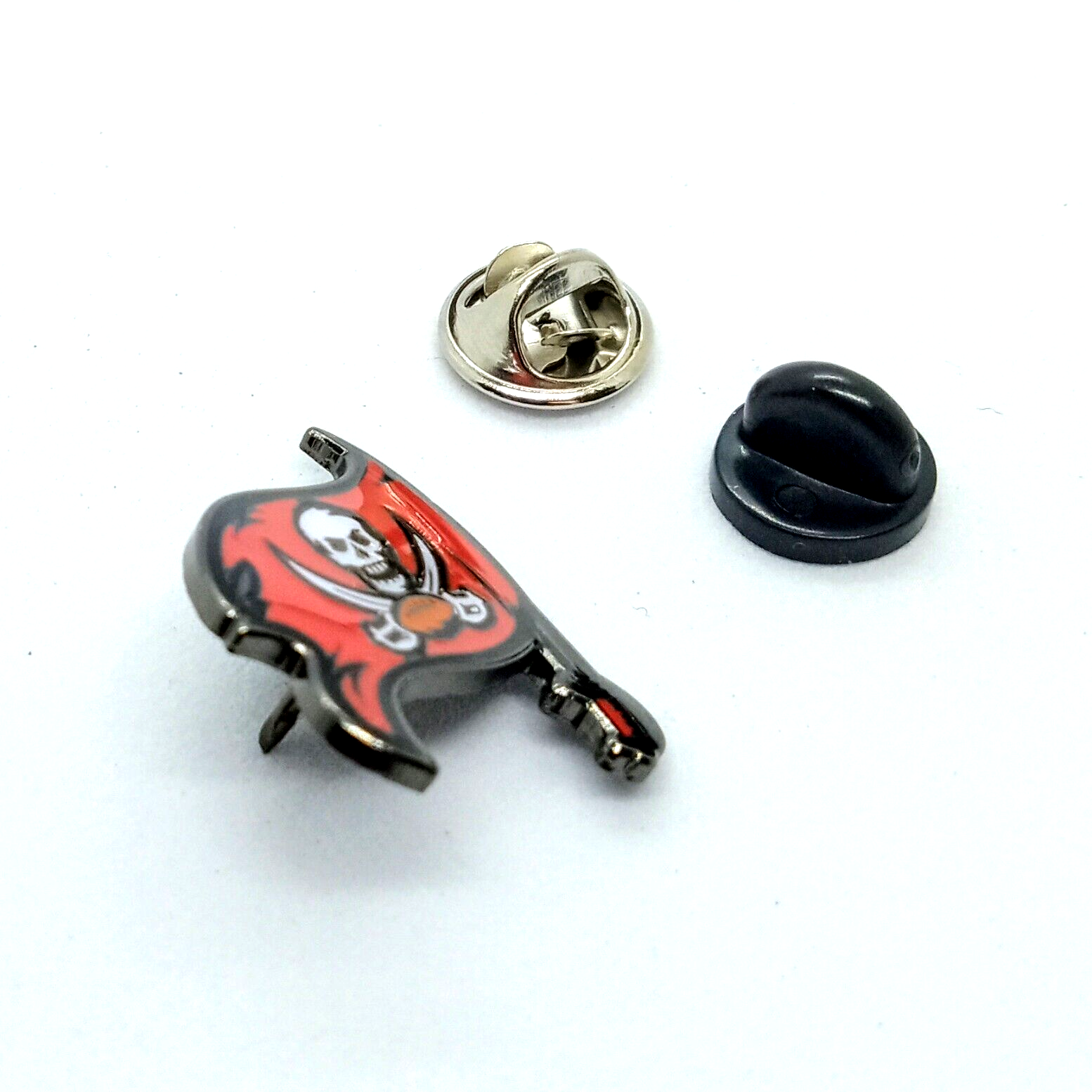 TAMPA BAY BUCCANEERS PIN Football NFL Team Gift Enamel Hat Backpack Lapel Brooch