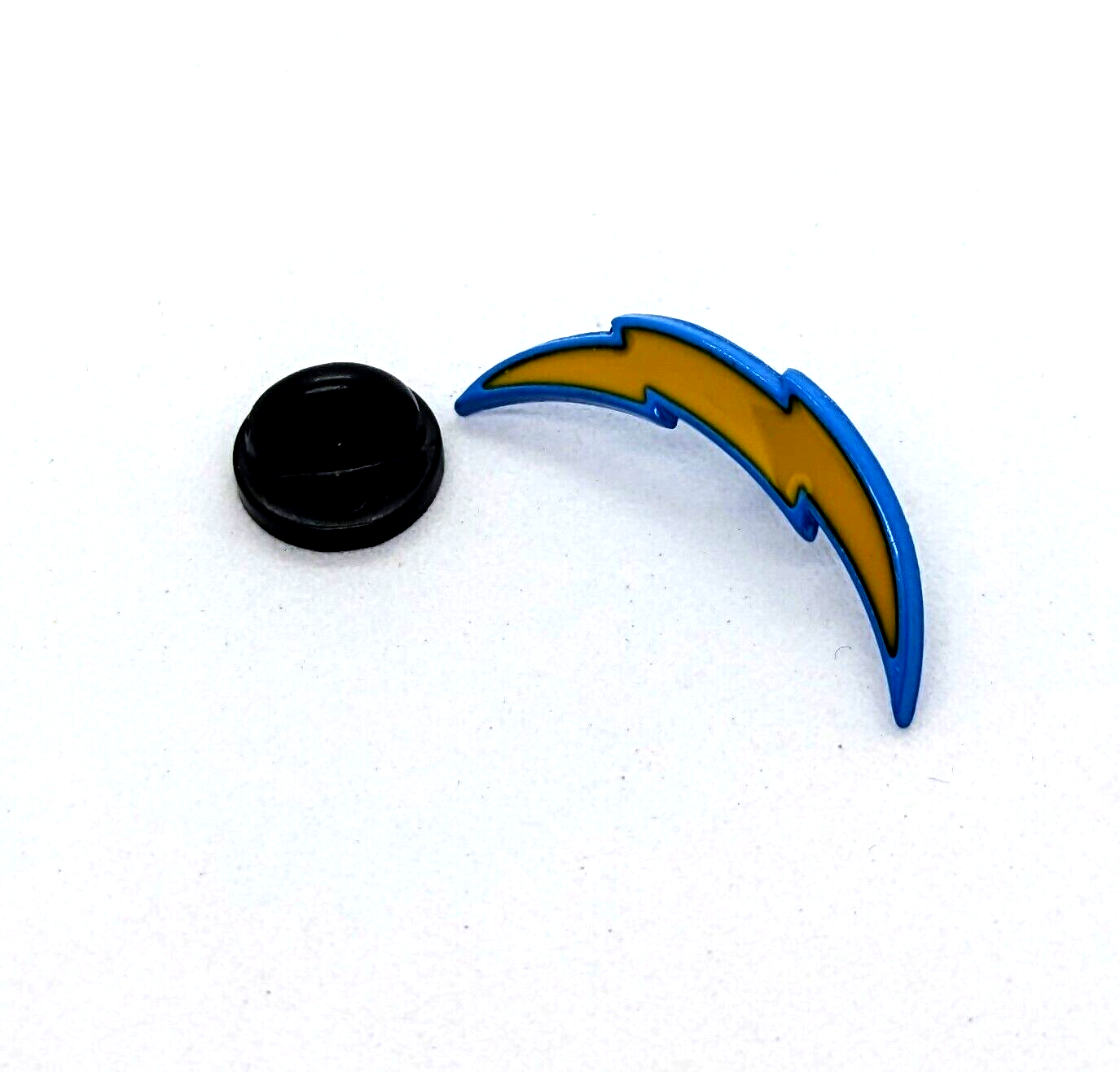 LOS ANGELES CHARGERS PIN Football NFL Gift Enamel Hat Backpack Lapel Brooch