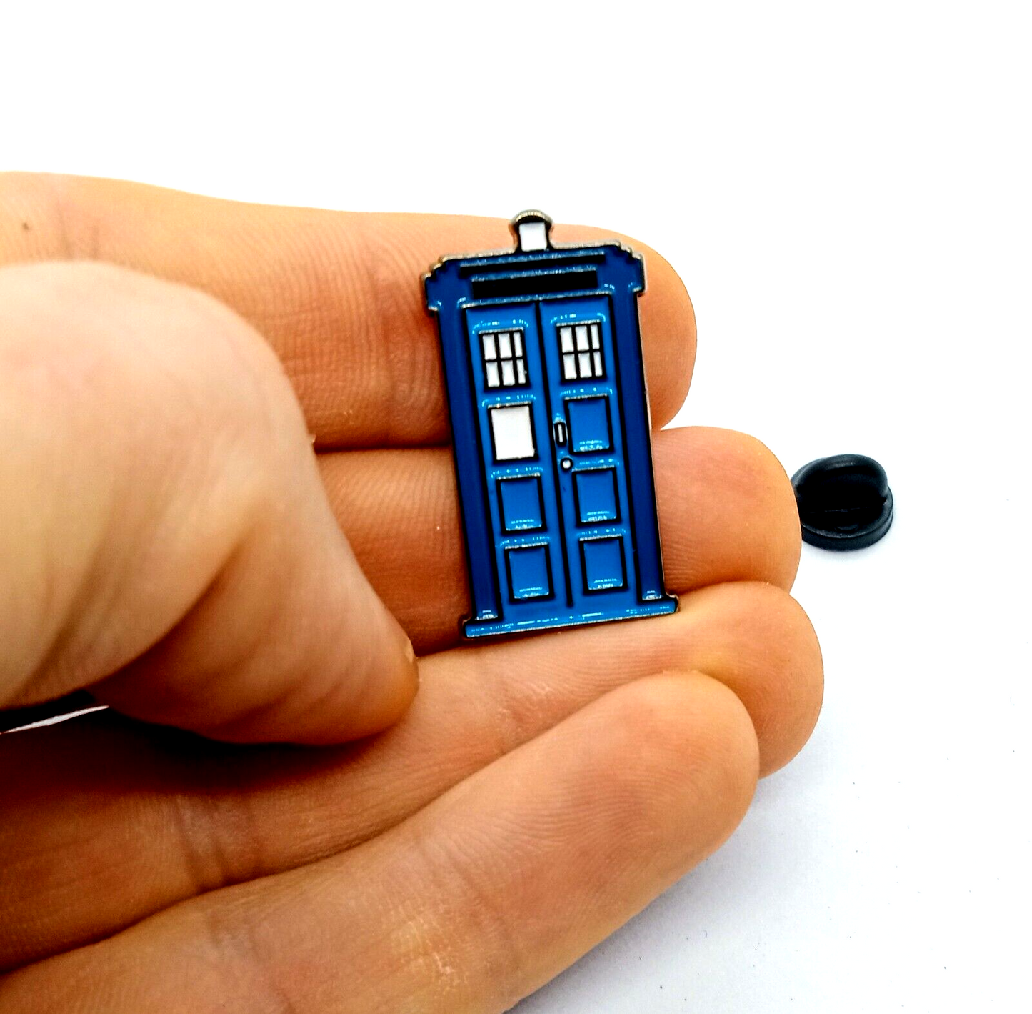 DR. WHO PIN Phone Booth Time Lord BBC TV Show Cool Gift Enamel Lapel Brooch