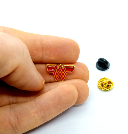 WONDER WOMAN PIN Superhero Logo DC Comics Small Gold Design Enamel Lapel Brooch