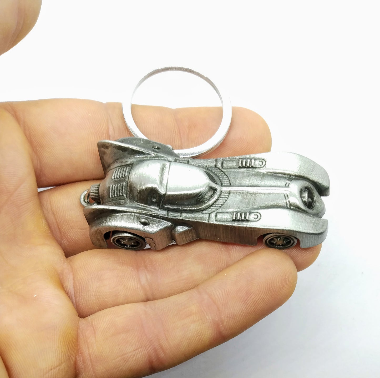 BATMOBILE KEYCHAIN Silver Batman Metal Car Comic Superhero Key Chain/Keyring