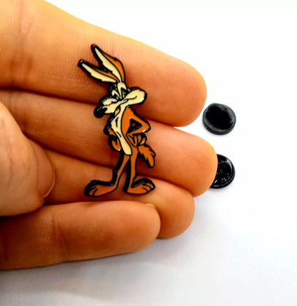 WILE E. COYOTE PIN Looney Tunes Warner Bros. Classic Cartoon Enamel Lapel Brooch