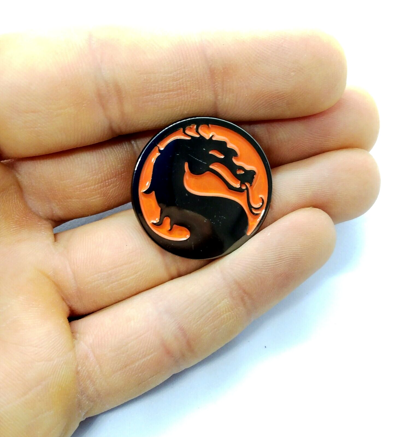 MORTAL KOMBAT PIN Classic Fighting Video Game Black Dragon Round Circle Brooch